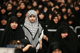 مراسم عزاداری شب عاشورای حسینی (علیه&zwnj;السلام) با حضور رهبر انقلاب