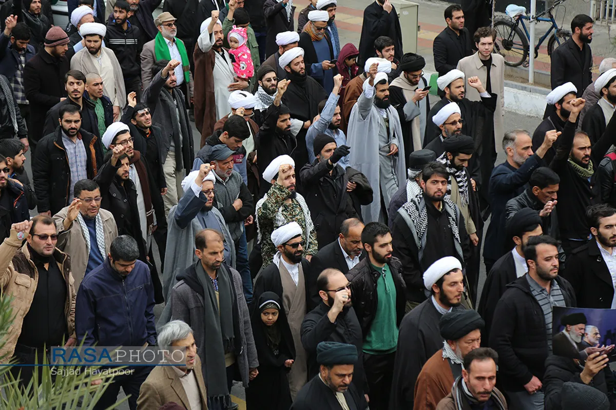 راهپیمایی خودجوش طلاب و بسیجیان قم در پی شهادت حاج قاسم سلیمانی
