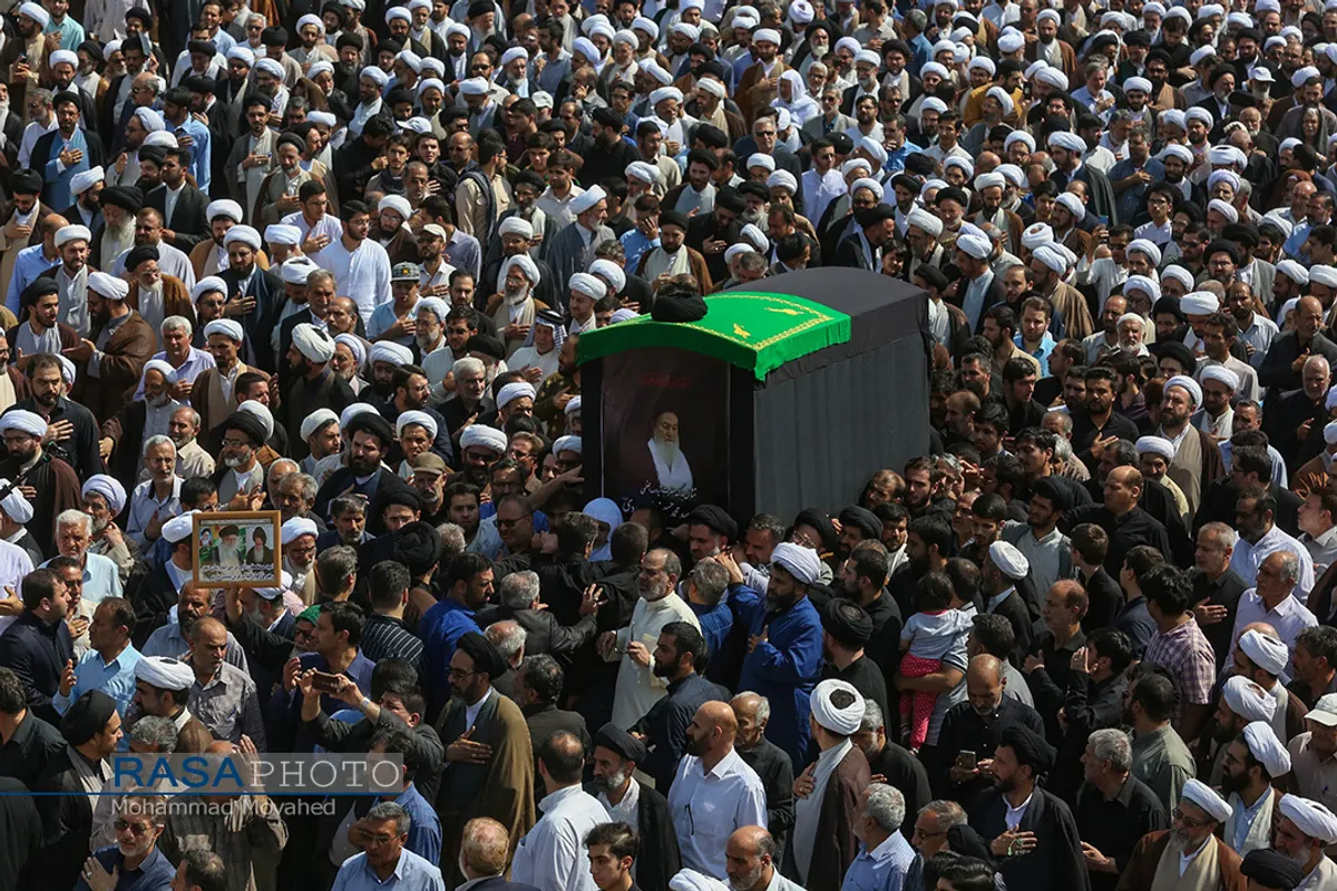 تشییع پیکر آیت الله سید محمد حسینی شاهرودی در قم