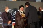تجلیل از مدافعان سلامت و پرچمداران مواسات و همدلی&lrm;