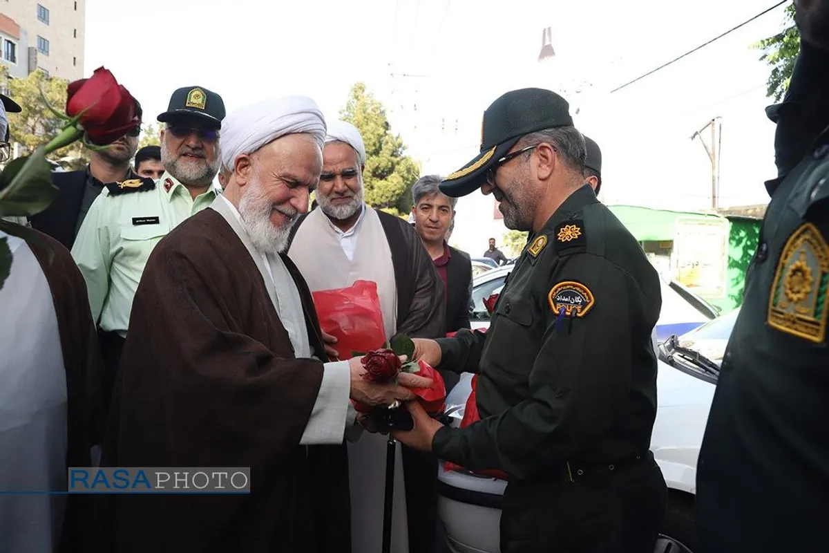 مراسم تجلیل از مجریان طرح نور حجاب و عفاف با حضور آیت الله محمدی عراقی