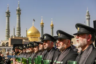 دسته عزای خادمان و زائران در سالروز رحلت حضرت معصومه (سلام&zwnj;الله&zwnj;علیها)