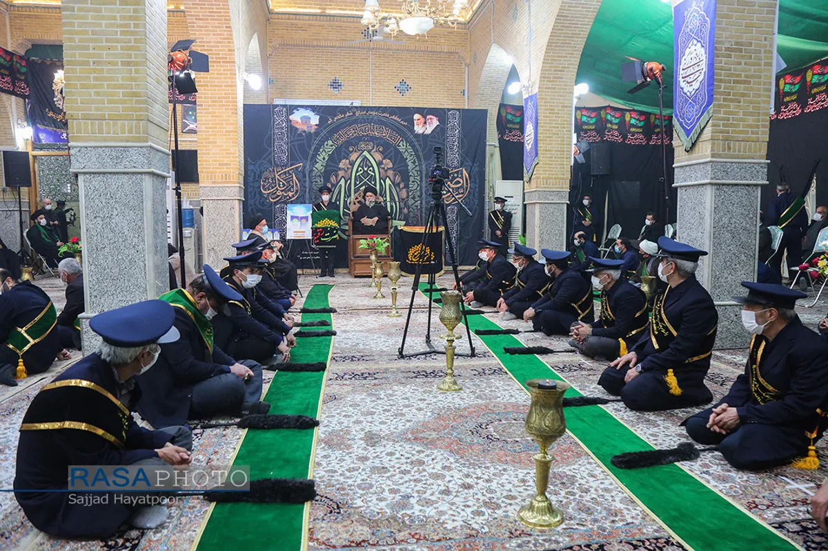 آئین غبار روبی ضریح امامزاده موسی مبرقع (ع) در قم