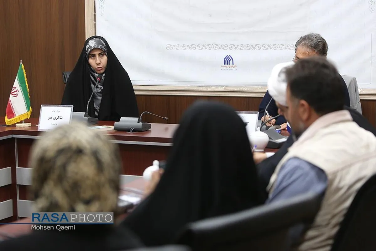 آئین رونمایی از کتاب خاک&zwnj;نشین در خبرگزاری رسا