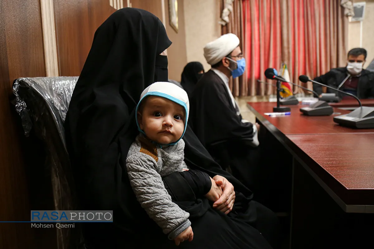 تجلیل از طلبه جهادی فعال در بیمارستان&zwnj;های کرونایی به مناسبت روز پرستار