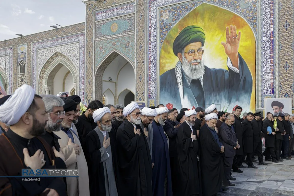 تشییع پیکر وزیر اطلاعات در حرم مطهر رضوی
