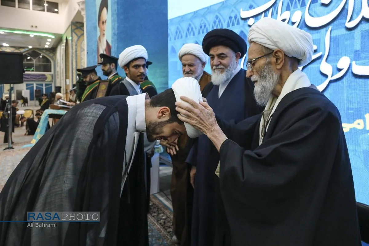 جشن عمامه&zwnj;گذاری طلاب حوزه علمیه حضرت ولی عصر (عج)