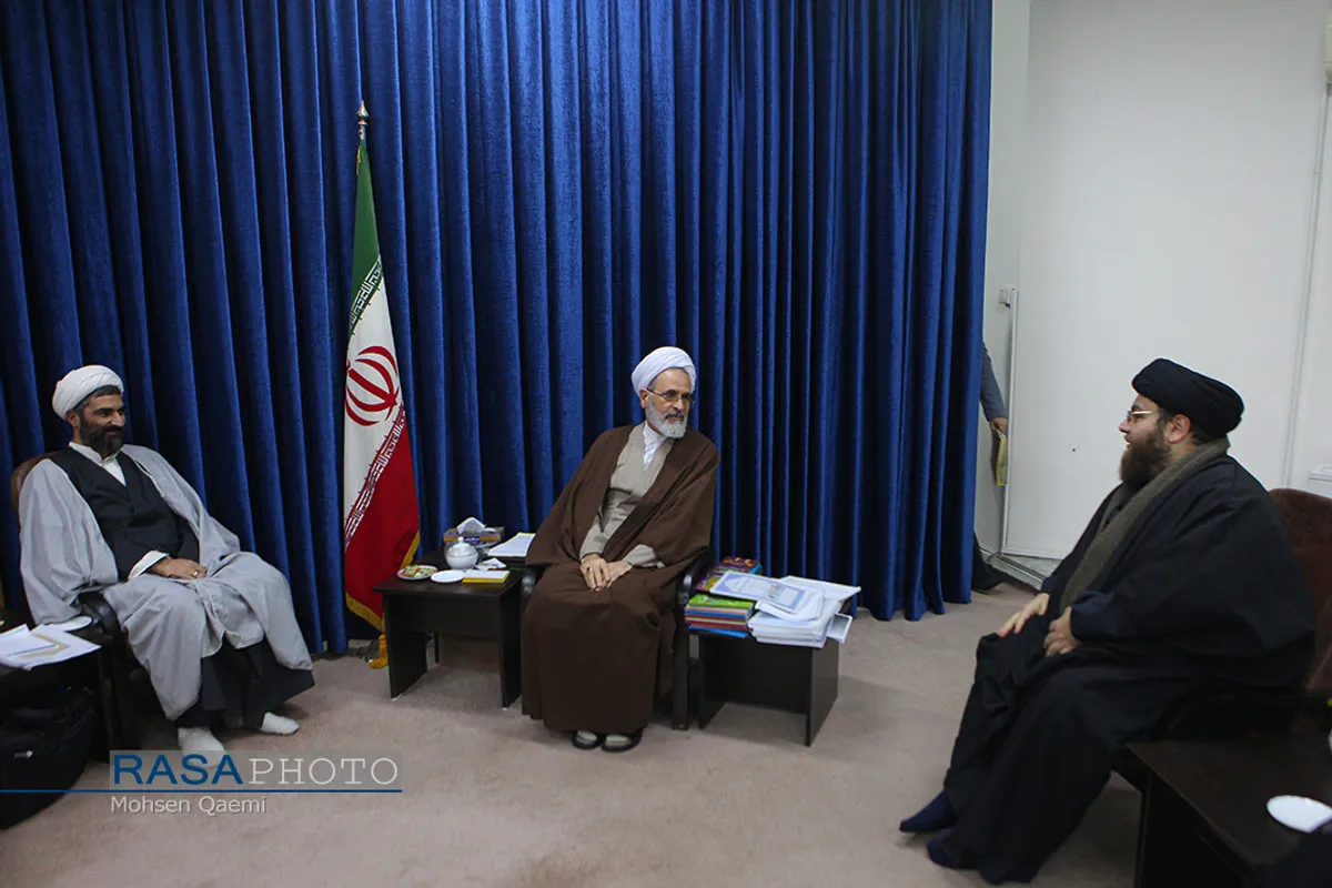 دیدار مدیرعامل و جمعی از اعضای خبرگزاری رسا با آیت الله اعرافی