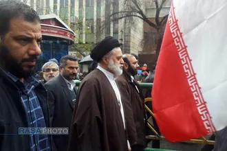 حضور فرزند مقام معظم رهبری در راهپیمایی ۲۲ بهمن