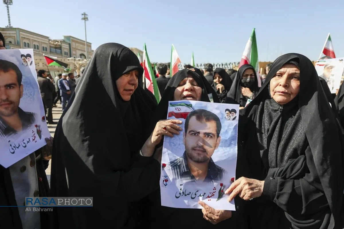 تشییع 13 شهید حملات اخیر دشمن در قم
