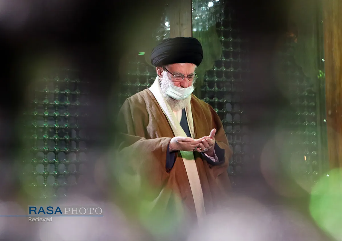 حضور مقام معظم رهبری در مرقد مطهر امام خمینی (ره) و گلزار شهیدان