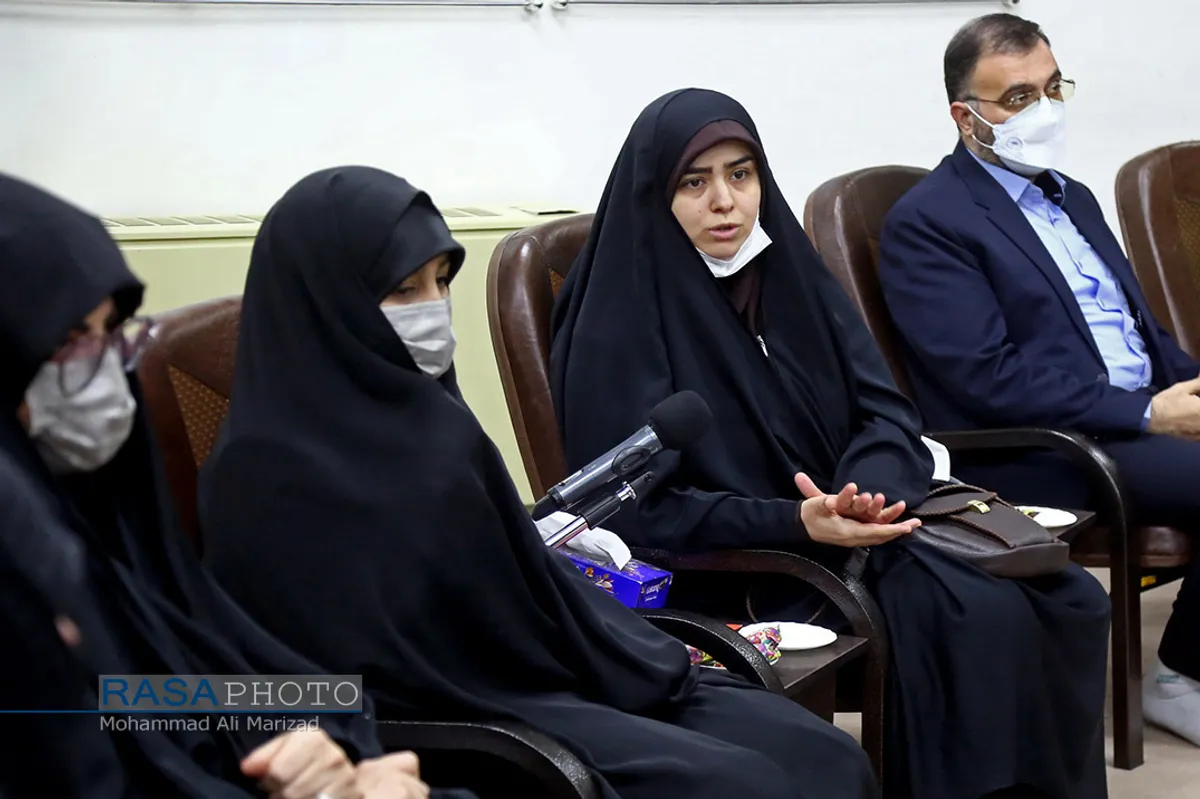 رونمایی از کتاب "سی سالگی" زندگینامه شهید صادقی با حضور آیت الله اعرافی