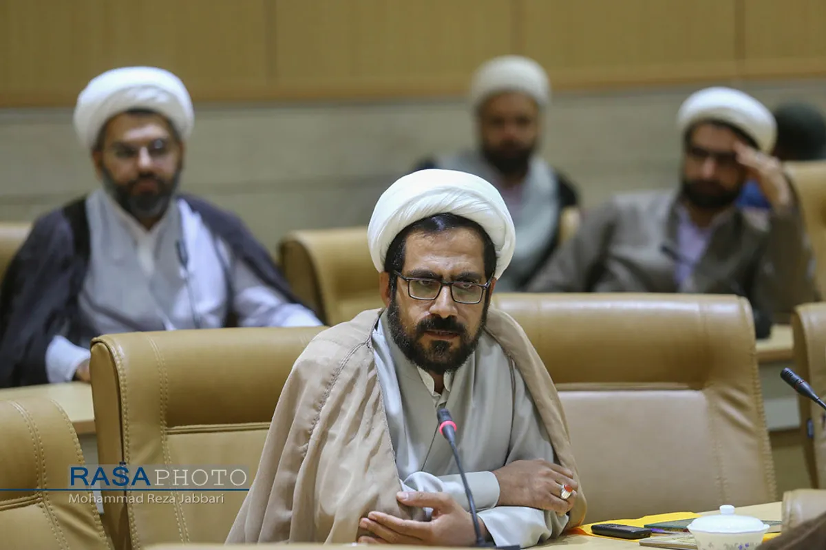 اولین گردهمایی کانون دانش آموختگان موسسه اخلاق و تربیت با حضور آیت الله اعرافی