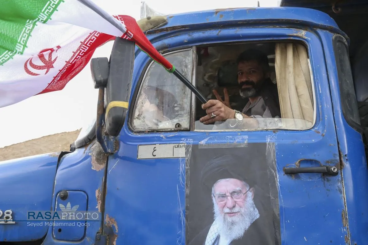 بیعت کامیون&zwnj;داران استان قم با رهبر معظم انقلاب
