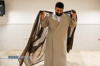 جشن عمامه&zwnj;گذاری طلاب در بیوت مراجع تقلید به&zwnj;مناسبت روز میلاد حضرت زهرا (سلام&zwnj;الله&zwnj;علیها)