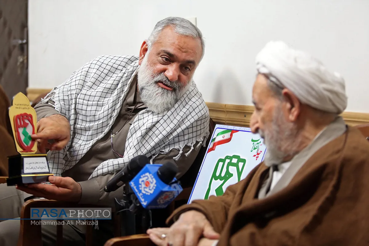 دیدار معاون فرهنگی سپاه با حضرت آیت الله نوری همدانی و آیت الله یزدی