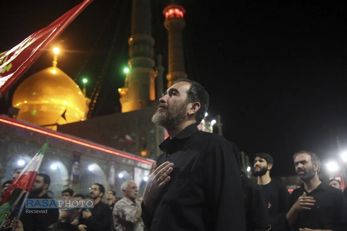 اجتماع هیئات مذهبی قم با شعار &laquo;مسلم دیگر تنها نخواهد ماند&raquo; در حرم مطهر