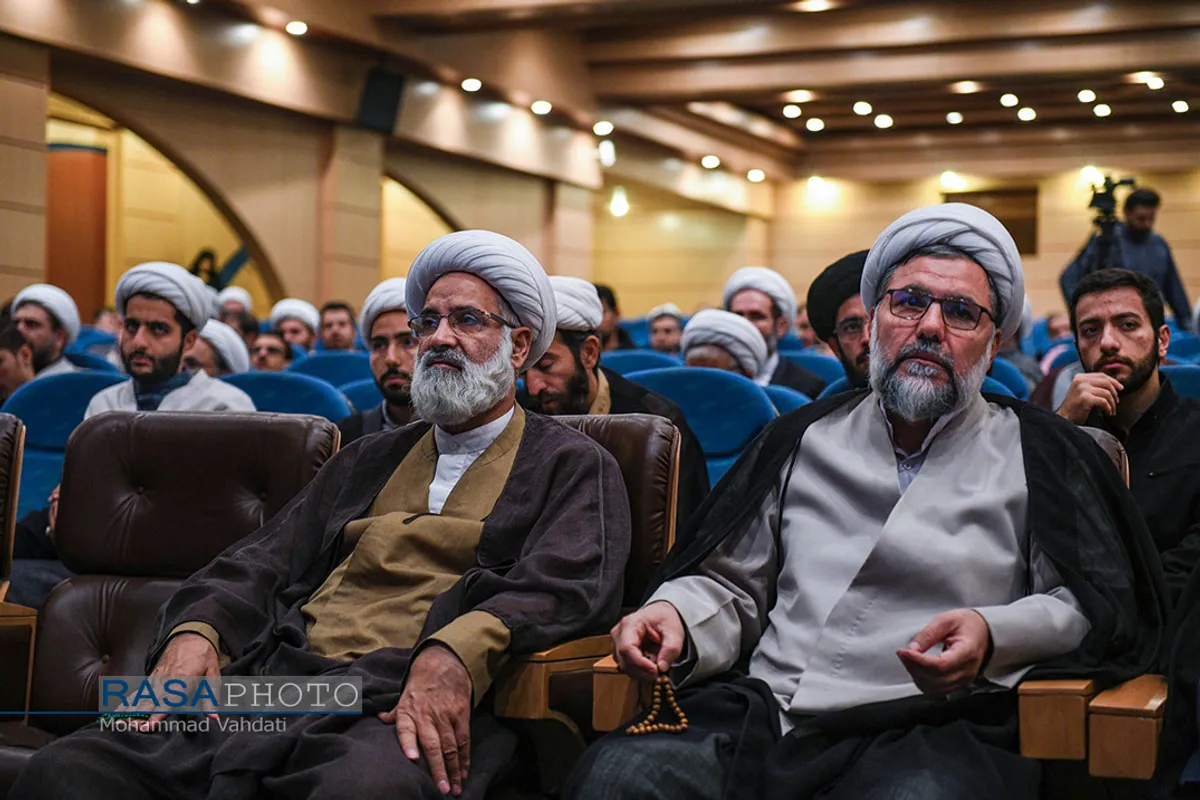 نشست جهاد تبیین با عنوان "امید به آینده انقلاب؛واقعی یا موهوم؟"