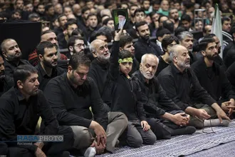 مراسم عزاداری شب تاسوعا در جوار محل شهادت رهبر شهید انقلاب اسلامی