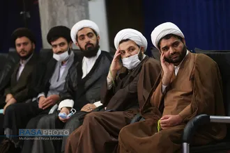 نشست صمیمی نخبگان و استعداد&zwnj;های برترحوزوی با آیت الله اعرافی