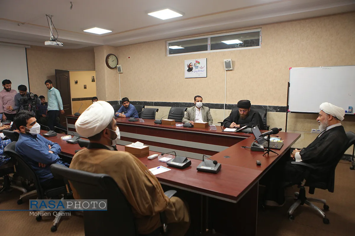 دومین نشست قرآن کتاب مبین با حضور حجت الاسلام والمسلمین بهجت&zwnj;پور
