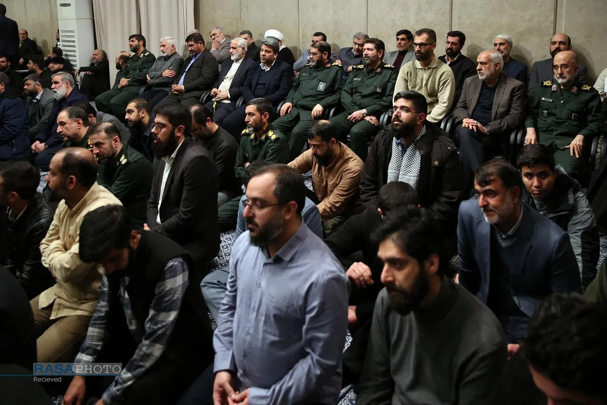 دیدار جمعی از خانواده&zwnj;های شهدای مدافع حرم و مقاومت در پنجمین سالگرد شهید سلیمانی با رهبر انقلاب