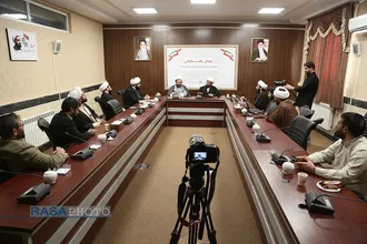 نشست هم اندیشی راهکارهای روایت سازی حوزوی از گفتمان مقاومت