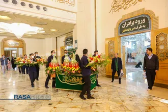 گل&zwnj;آرایی ضریح حرم مطهر در آستانه سالروز ورود حضرت معصومه (سلام الله علیها) به قم