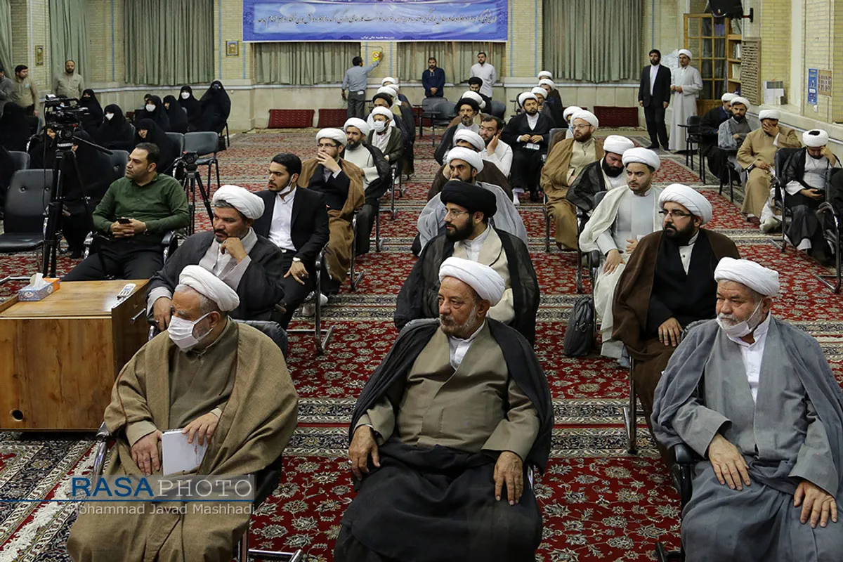 آیین رونمایی از کتاب قیام 15 خرداد؛مبدا انقلاب اسلامی&lrm;&lrm;