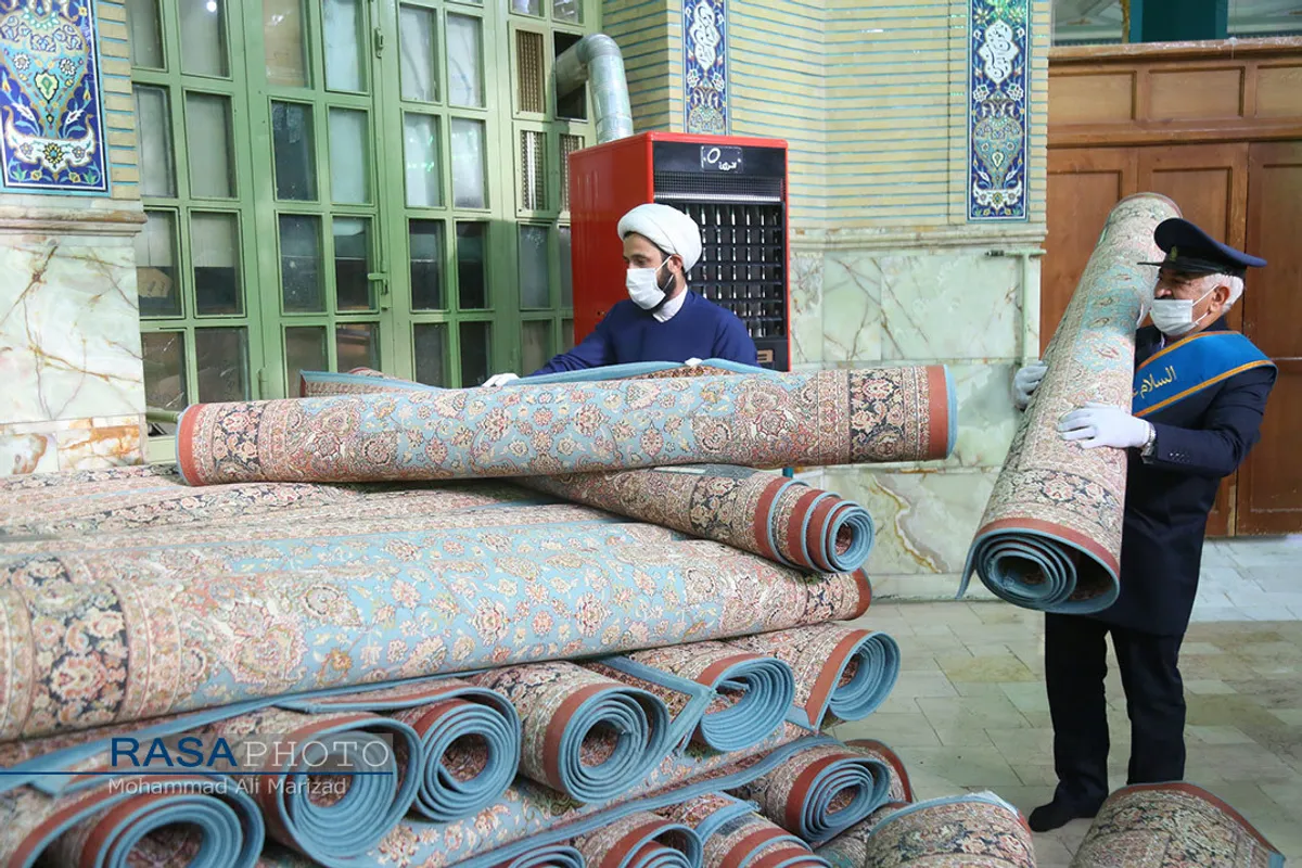 غبار روبی مسجد مقدس جمکران در آغاز دهه مهدویت