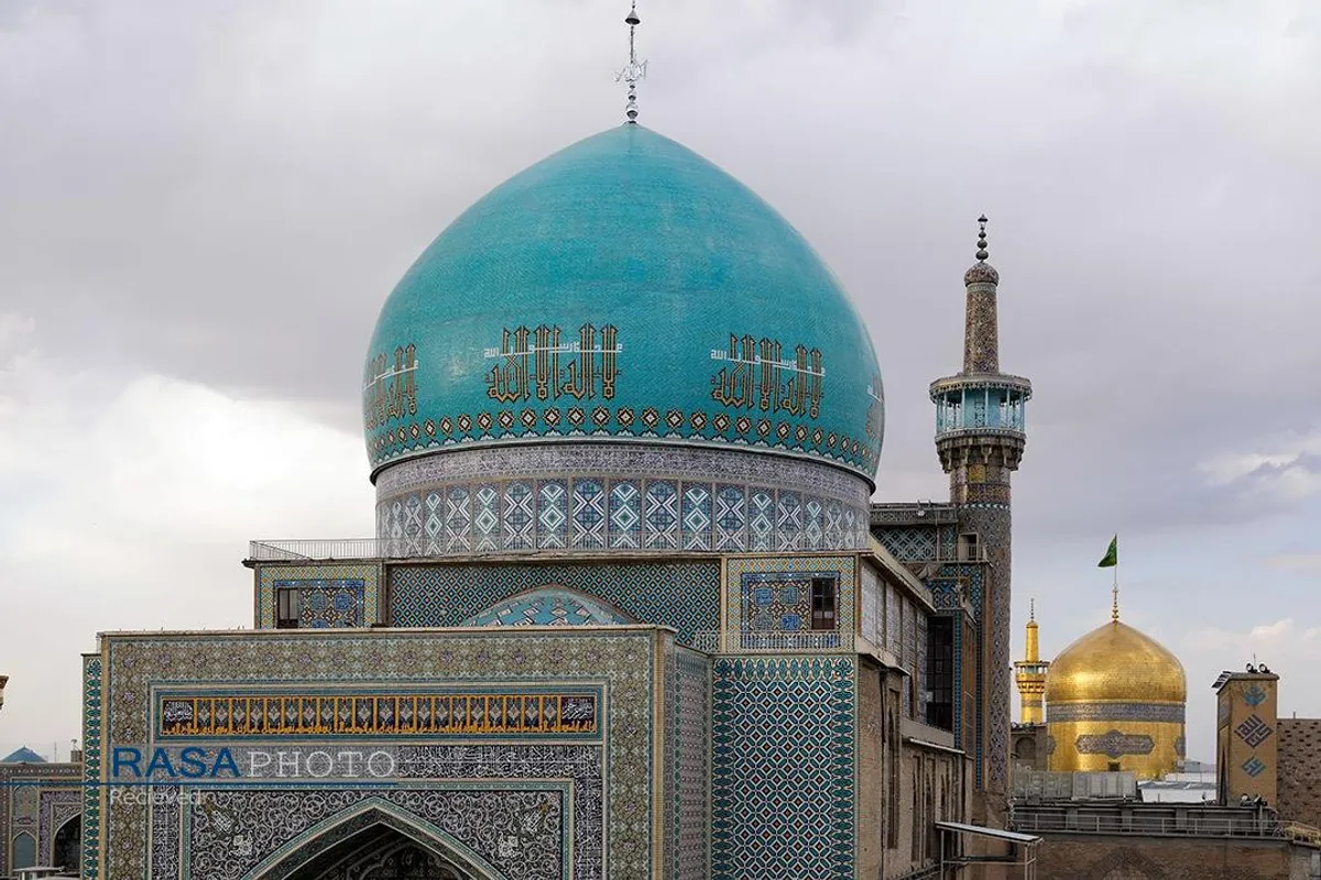 قرائت دعای پرفیض عرفه در حرم مطهر رضوی