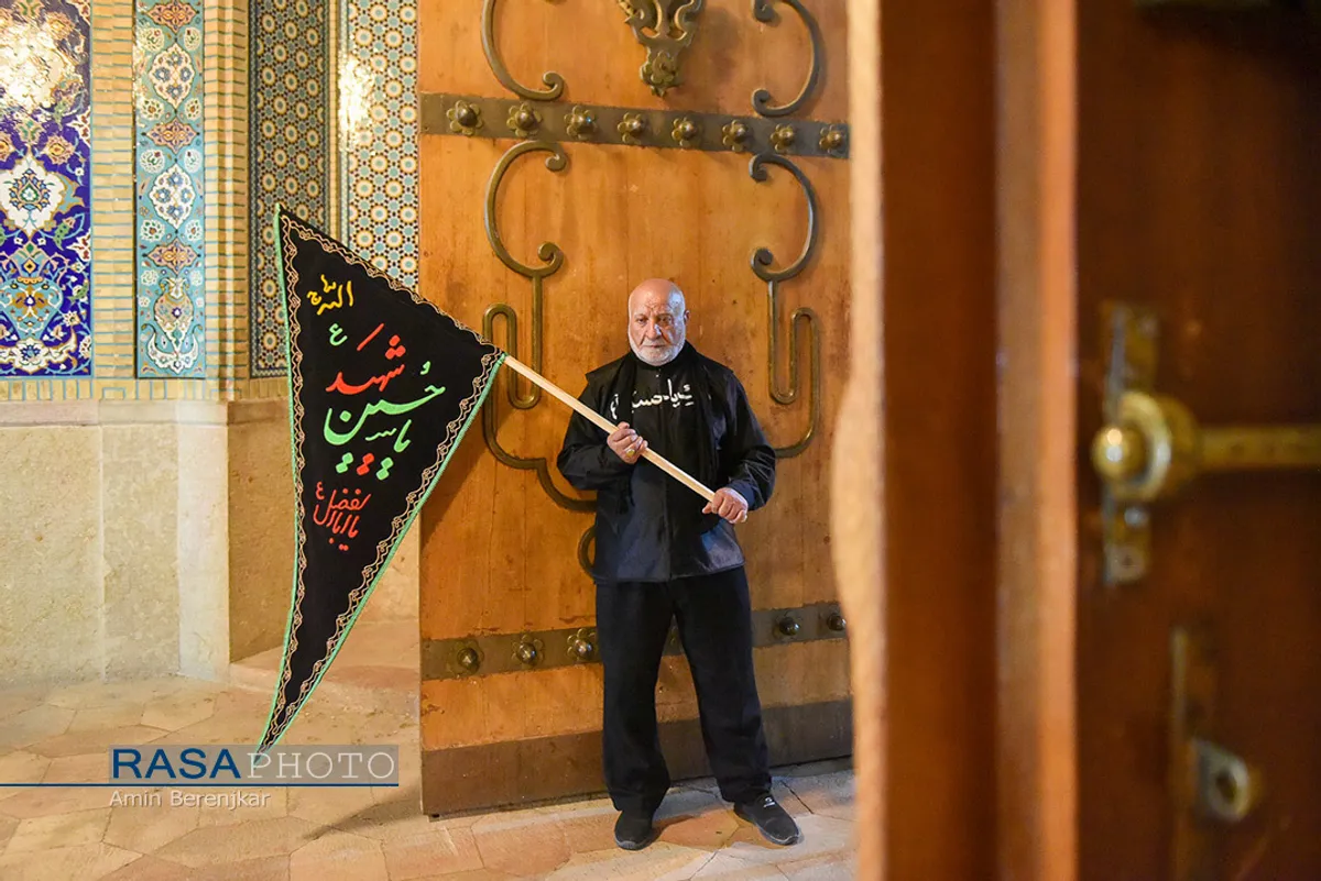 عزاداری شب چهارم محرم در حرم حضرت شاهچراغ (ع) &lrm;&lrm;