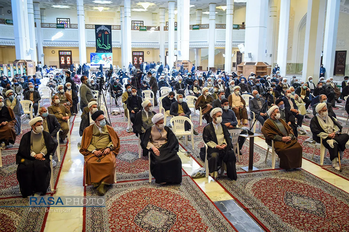 مراسم ارتحال آیت الله مصباح یزدی در حرم مطهر احمد بن موسی (ع) در شیراز&lrm;