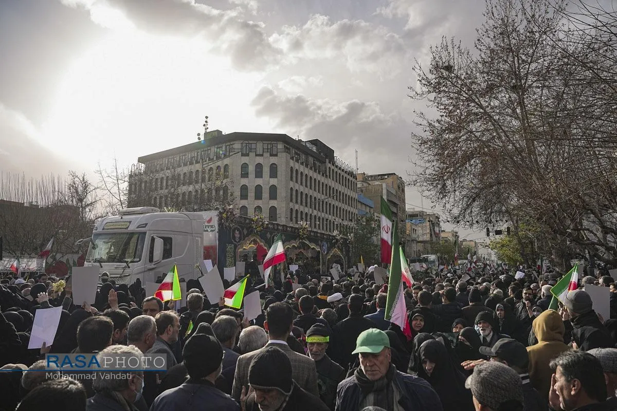 تشییع بیش از ۱۰۰ شهید حافظ امنیت در تهران