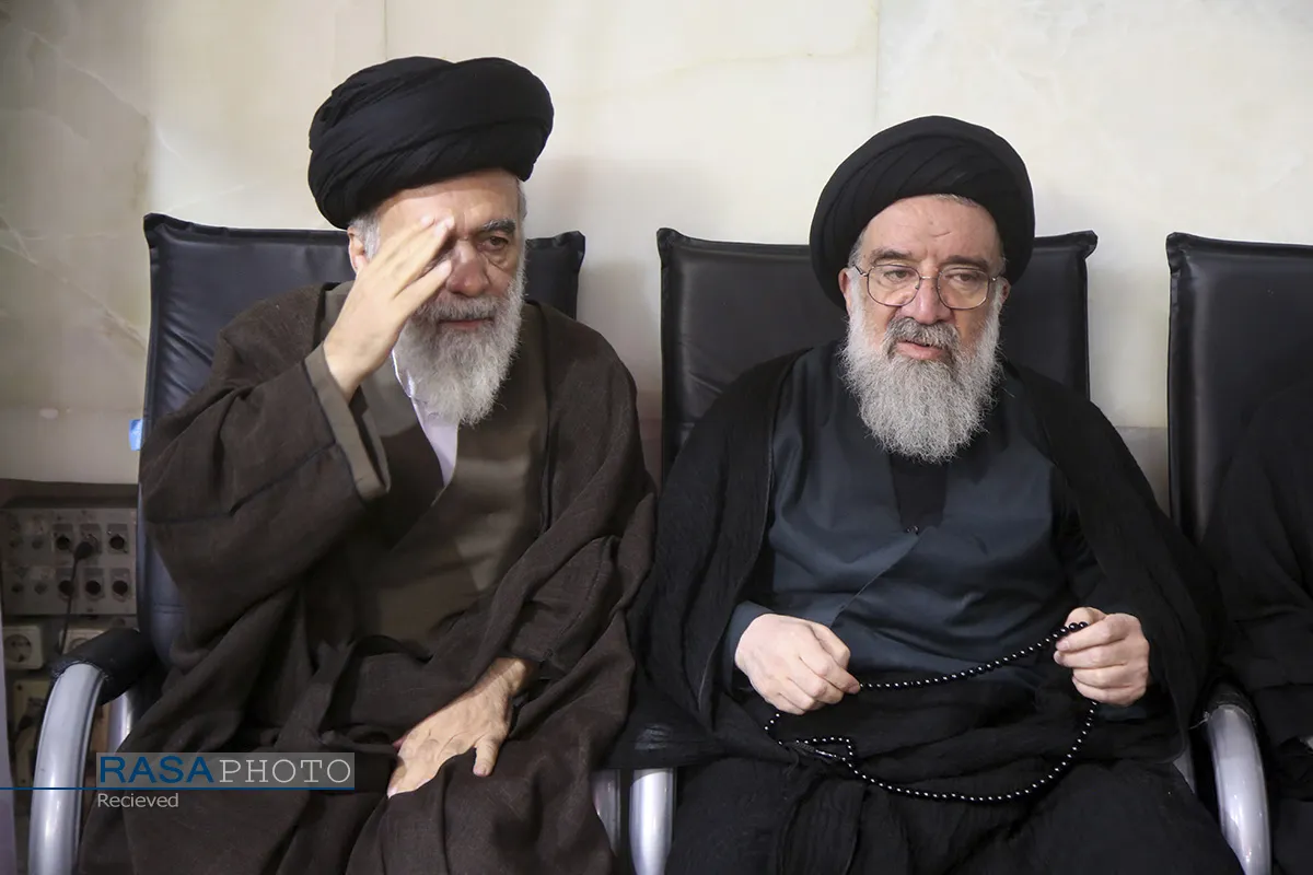 بزرگداشت رهبر شهید از سوی حضرت آیت&zwnj;الله سبحانی در حرم بانوی کرامت
