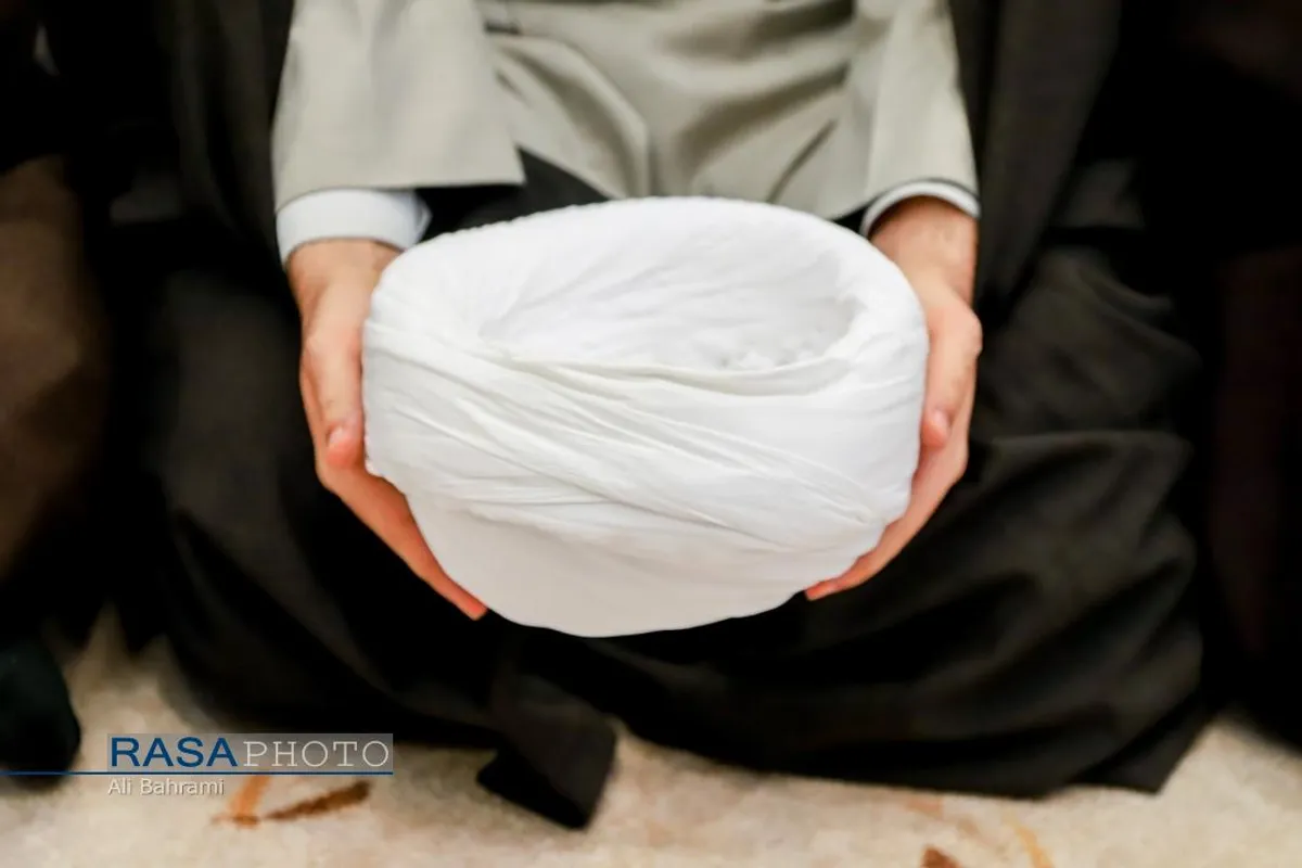 جشن روز مبعث و عمامه&zwnj;گذاری تعدادی از طلاب حوزه علمیه قم در بیوت مراجع تقلید