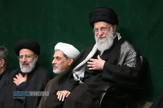 مراسم عزاداری شب عاشورای حسینی (علیه&zwnj;السلام) در حسینیه امام خمینی (ره)
