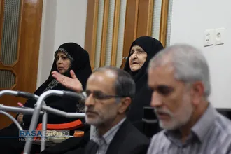 دیدار و تکریم خانواده شهدا با حضور جمعی از طلاب در بیرجند&lrm;