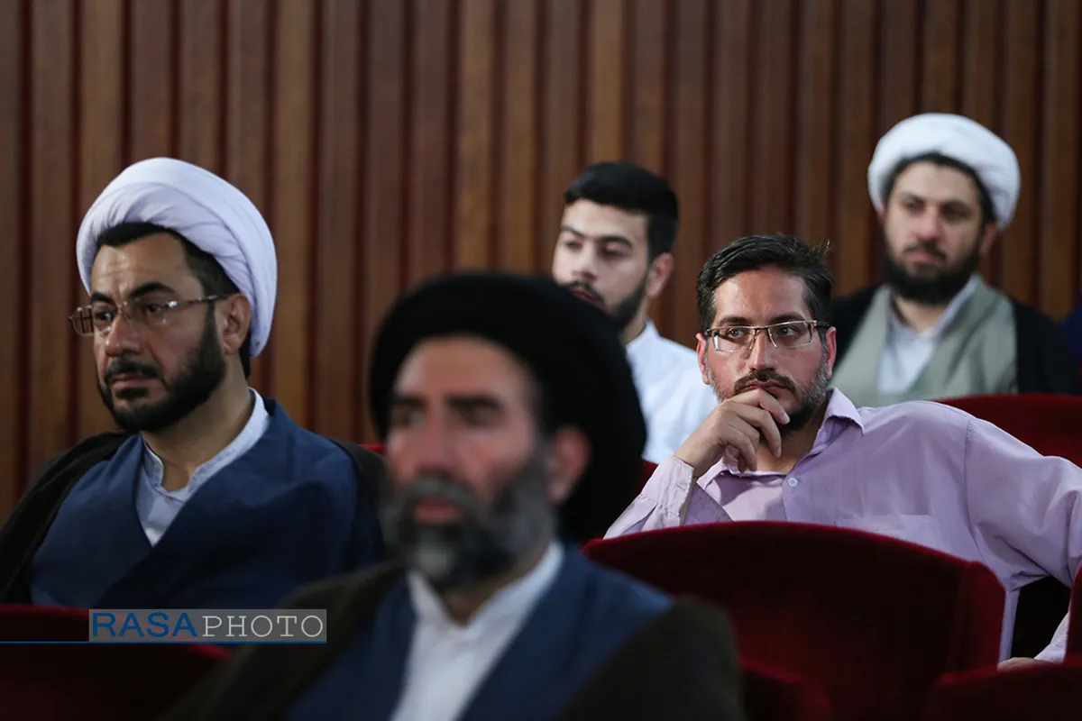 آیین رونمایی کتاب شرح نهج البلاغه متن بیانات حضرت آیت الله خامنه&zwnj;ای با سخنرانی آیت الله اعرافی مدیر حوزه علمیه