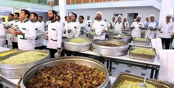 پخت سالانه ۸ میلیون و پانصد هزار پرس غذا در حرم رضوی
