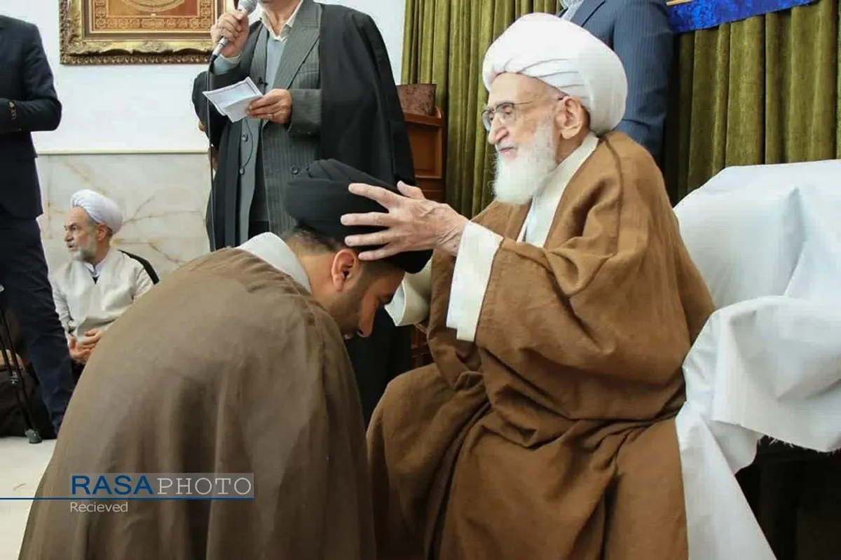 جشن عمامه گذاری طلاب در روز مبعث