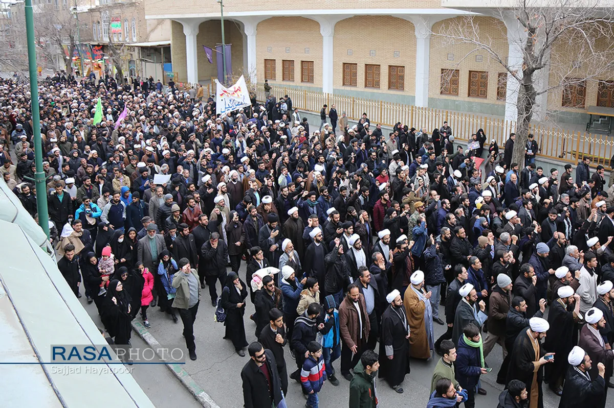 راهپیمایی خودجوش طلاب و بسیجیان قم در پی شهادت حاج قاسم سلیمانی