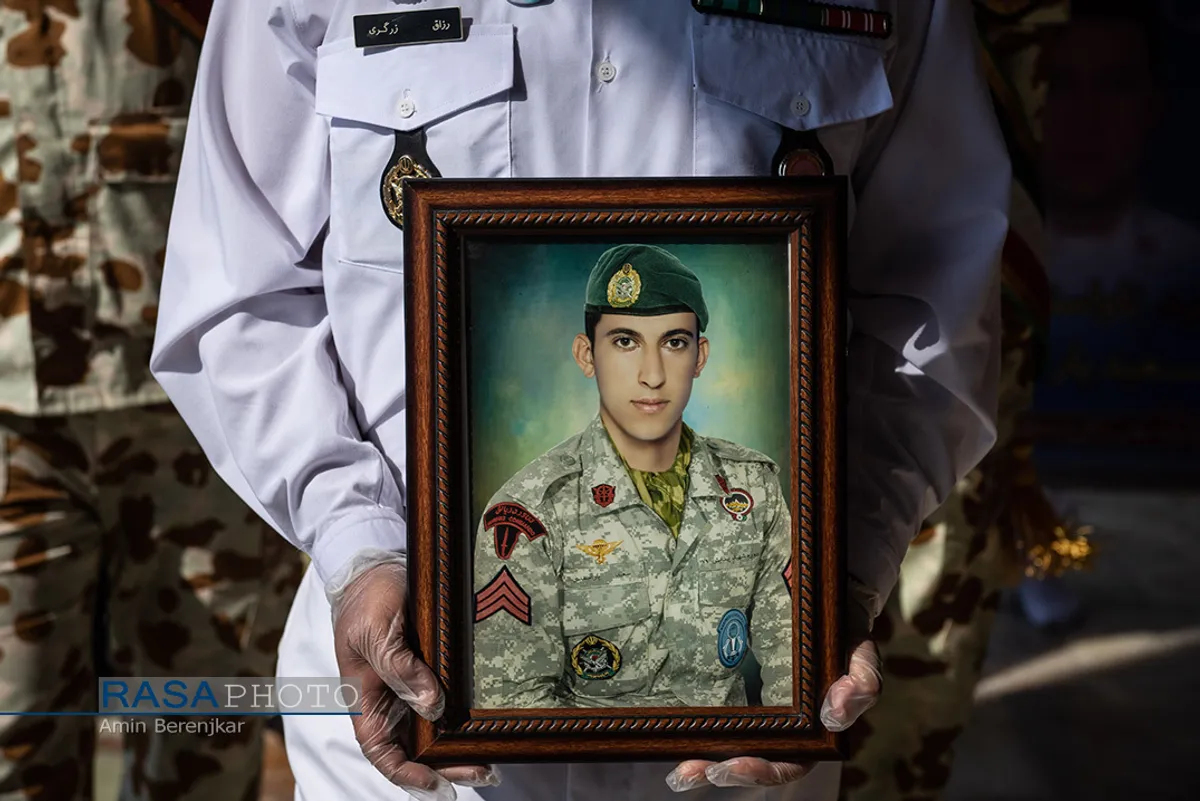 تشییع پیکر پاک ۴ شهید ناوچه کنارک در شیراز&lrm;