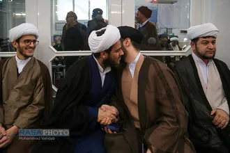 جشن&zwnj;های عمامه&zwnj;گذاری طلاب حوزه علمیه قم در بیوت مراجع تقلید و  علما