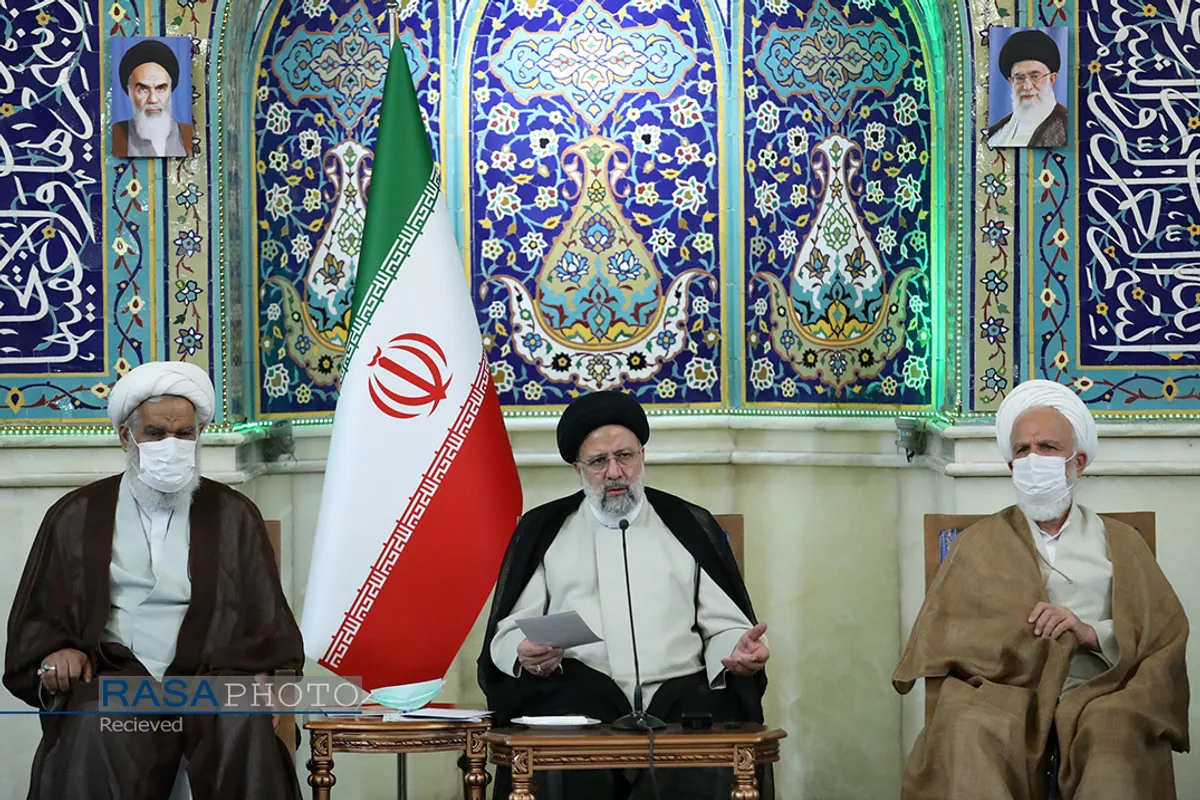 دیدار جمعی از علما و شخصیت&zwnj;های حوزوی با رئیس جمهور