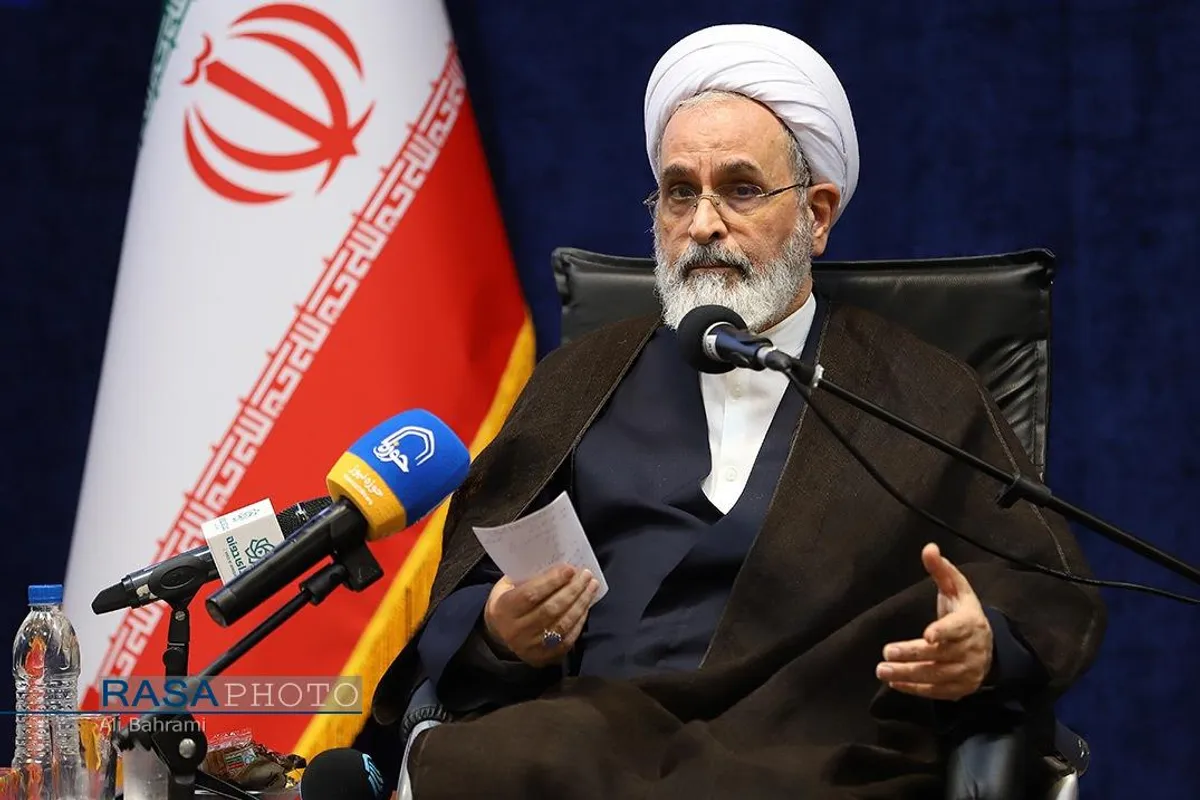 نشست صمیمی اعضای شورای فعالان فضای مجازی