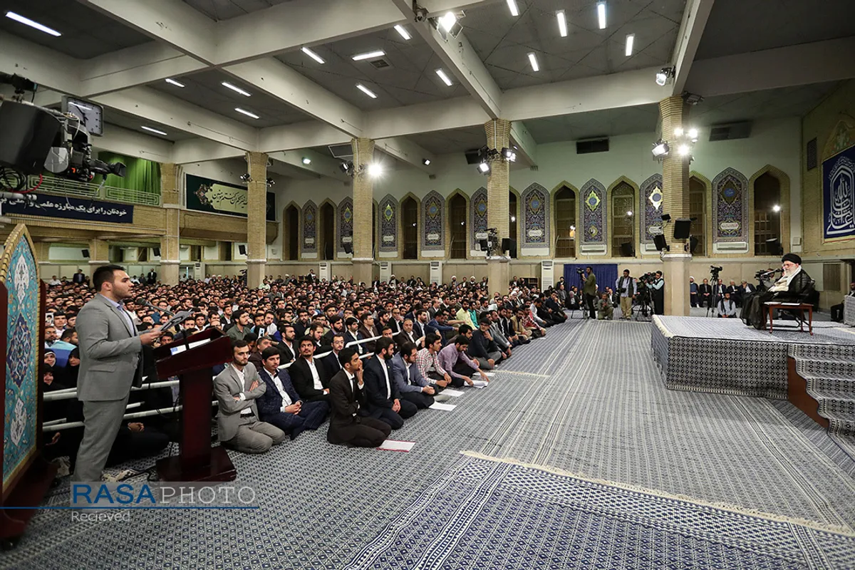 دیدار جمعی از دانشجویان و نمایندگان تشکل&zwnj;های دانشجویی با رهبر انقلاب