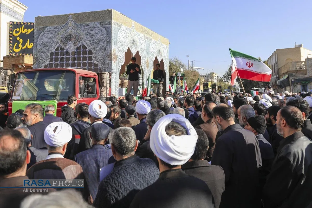 تشییع پیکر پاک ۷ شهید گمنام دفاع مقدس در قم