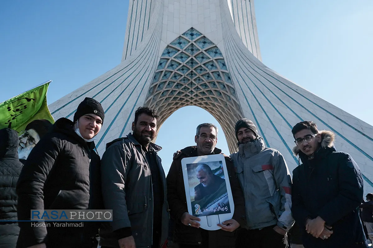 حضور سردار شهید حاج قاسم سلیمانی در راهپیمایی ۲۲ بهمن ۱۳۹۸