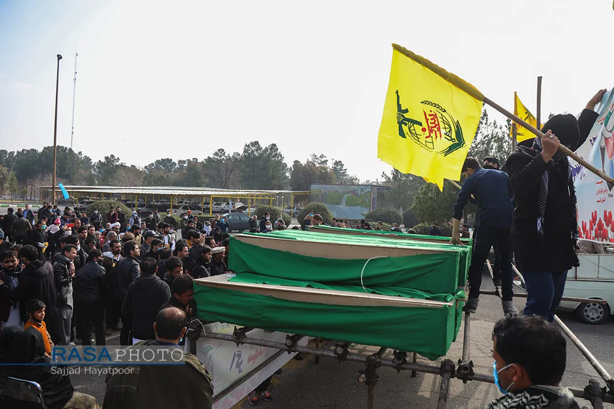 وداع و تشیع پیکر ۱۱ شهید مدافع حرم در قم&lrm;